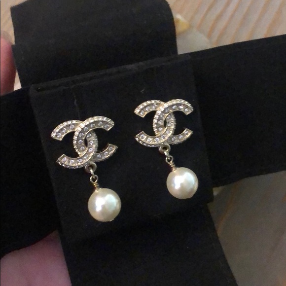 CHANEL CC DROP EARRINGS - Picture 8 of 8